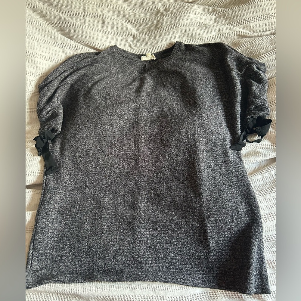 Women's Charcoal Puff-Sleeve Knit Top